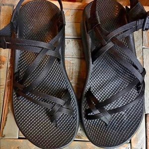 Men’s size 9 Chacos.